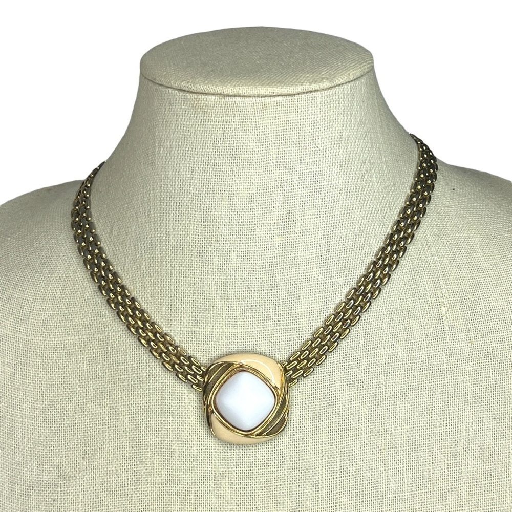 Vintage 90s Trifari Enamel and Plastic Cabochon Flat Gold Chain Necklace